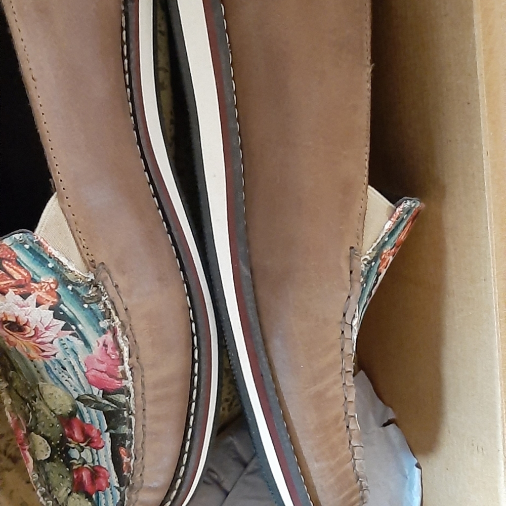 Women's shoes